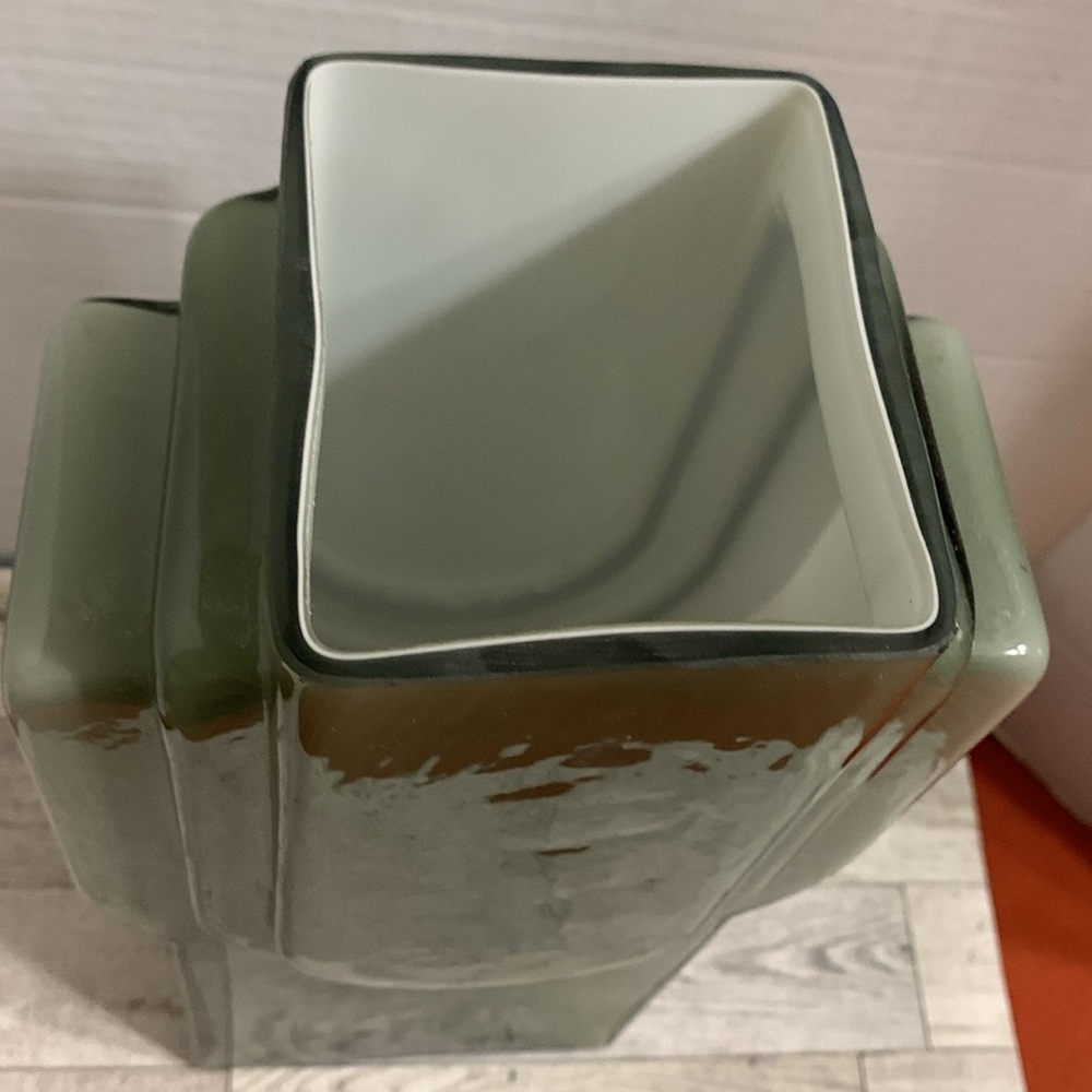 Green Art Deco Glass Blown Vase 13 x5 inch .. BEAUTIFUL ART!! - Picture 3 of 5